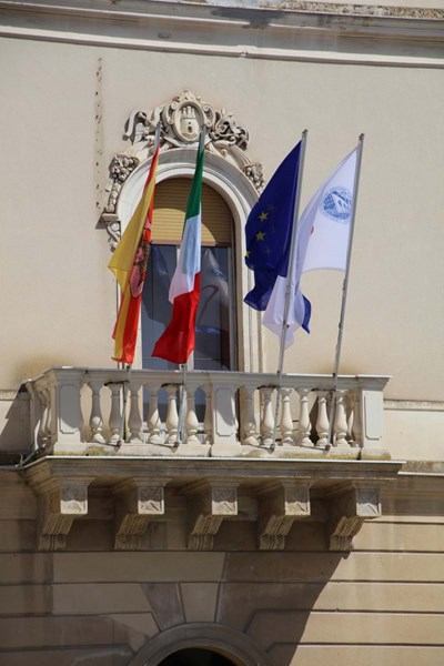 Avviso anticipo chiusura sportelli della Camera di Commercio di Caltanissetta